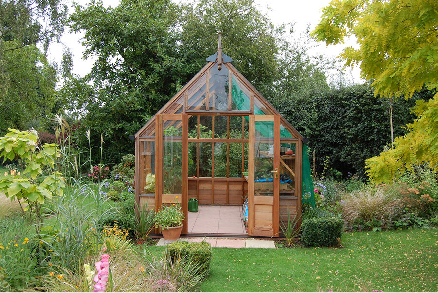 Rhs 'Wisley' - 13 Panel - Cedar base boards