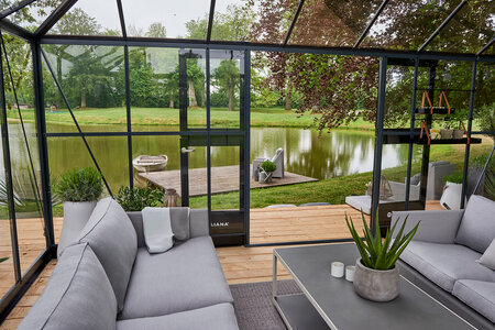 Juliana Grand Oase - 18,8 m2 antracit/sort 3mm hærdet glas i hele baner