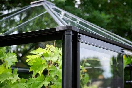 Halls Qube Square - 6,3 Sort 3 mm hærdet glas i hele baner