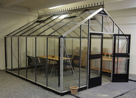 Juliana Gartner - 16,20 m2 alu/sort 3 mm hærdet glas i hele baner