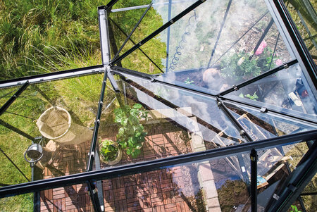 Halls ICON Gardenhouse 6