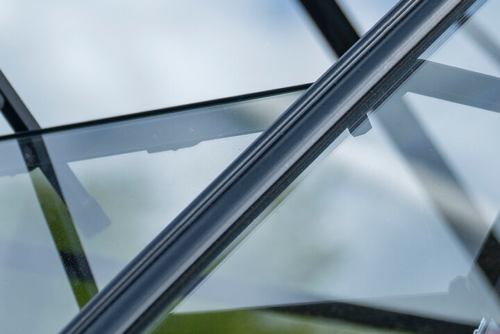 Halls Icon 6 Capping 6x10 for 3 mm Toughened Glass