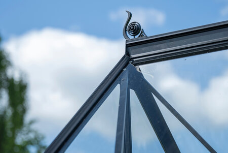 ICON 8 · 9.7 m² (8' x 12') Black w/3 mm Glass