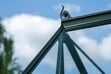 ICON 8 · 9.7 m² (8' x 12') Green w/3 mm Glass