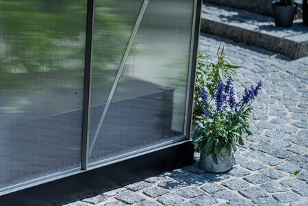 ICON 6 · 2.5 m² (6' x 4') Sort m/4 mm Polycarbonat