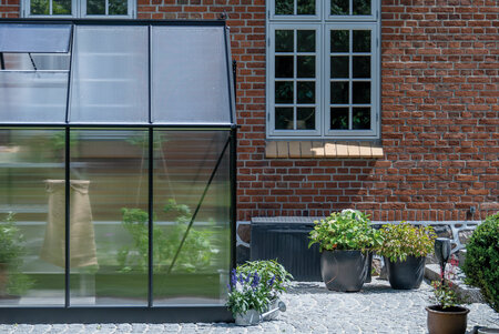 ICON 6 · 3.7 m² (6' x 6') Schwarz mit 4 mm Stegdoppelplatten