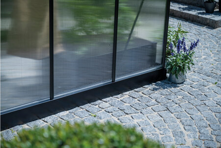 ICON 6 · 3.7 m² (6' x 6') Schwarz mit 4 mm Stegdoppelplatten