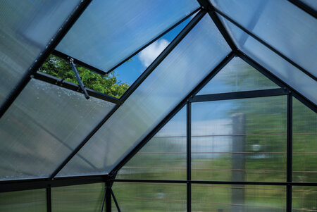 ICON 6 · 4.9 m² (6' x 8') Sort m/4 mm Polycarbonat