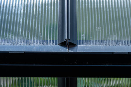 Capping - ICON 6 · 2.5 m² (6' x 4') 4 mm Polycarbonate