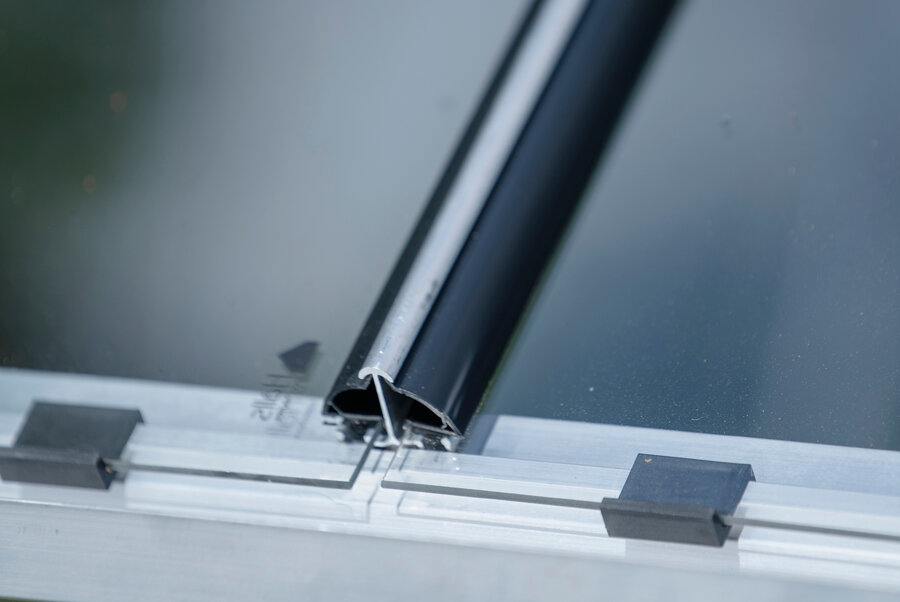 Capping - ICON 6 · 4.9 m² (6' x 8') 3 mm Toughened Glass