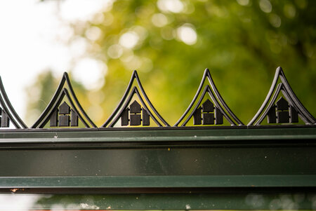 Cresting - ICON Gardenhouse 6 · 8.6 m² (6' x 10') Black