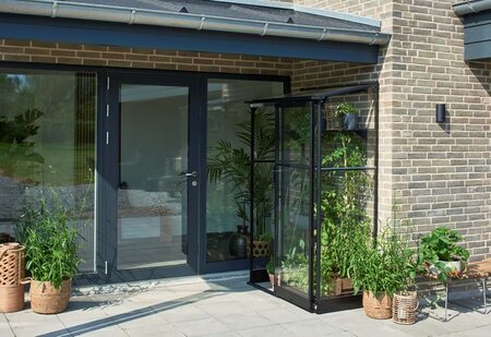 Halls Qube Lean-To